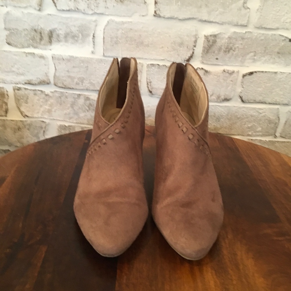 Life Stride suede ankle boots size 8